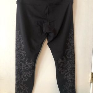 lululemon athletica Pants & Jumpsuits - Lululemon black leggings with velvet detail lululemon athletica Pants & Jumpsuits - Lululemon black leggings with velvet detail